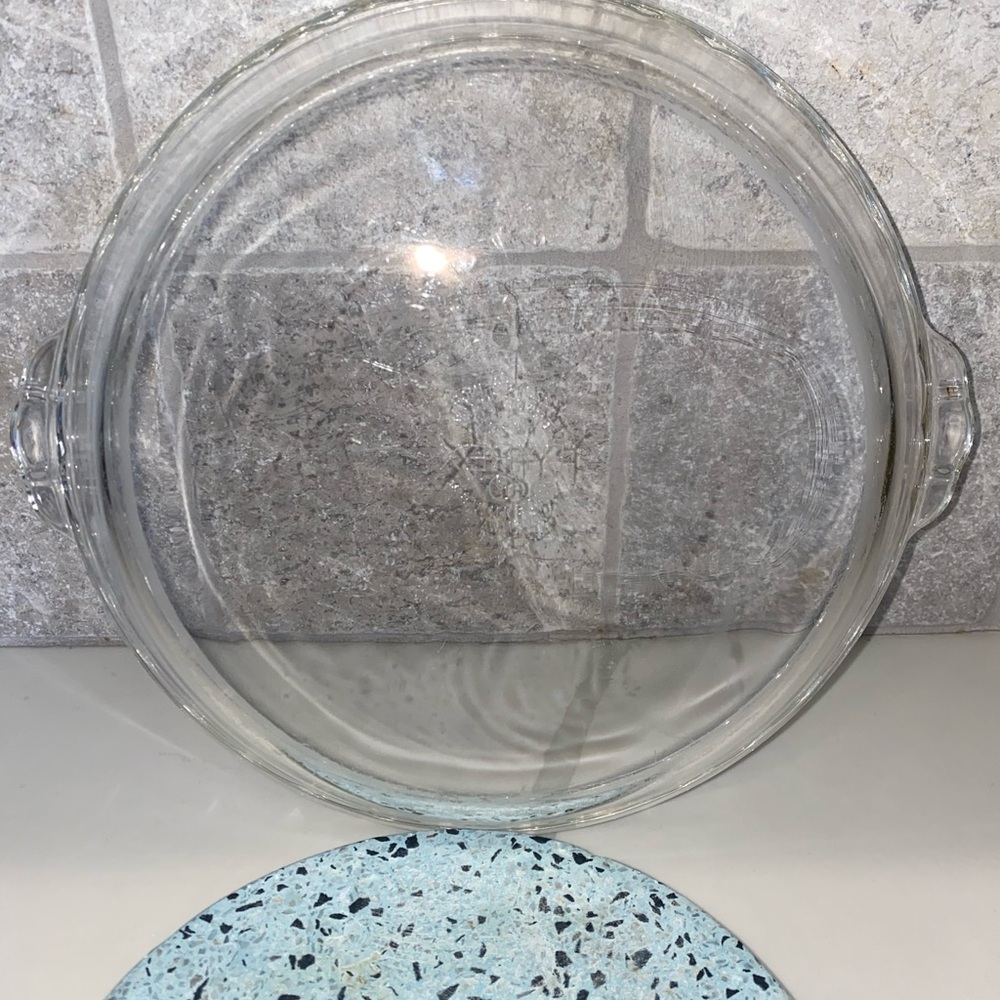 Pyrex Glass Pie Dish - Picture 2 of 3